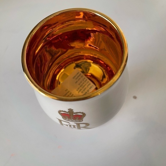 The Queens Golden Jubilee goblet. 1952-2002 - Picture 2 of 3